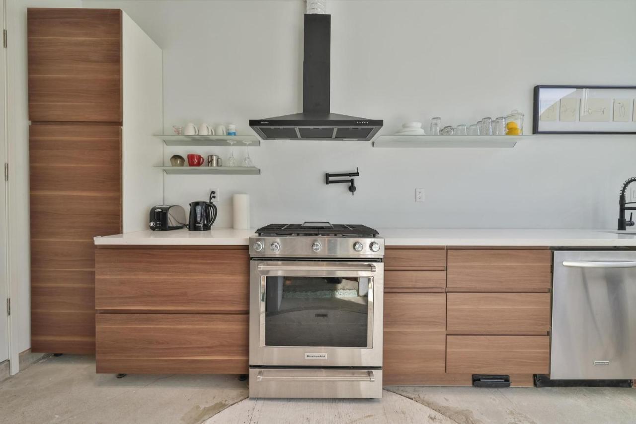 New Modern 1400 Sq Ft Coach House Near Everything Toronto Exterior photo