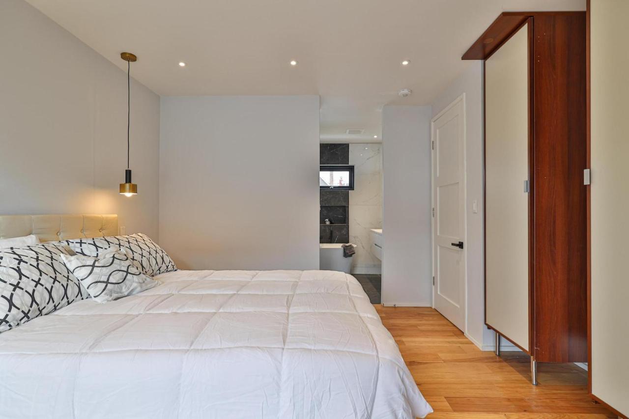 New Modern 1400 Sq Ft Coach House Near Everything Toronto Exterior photo