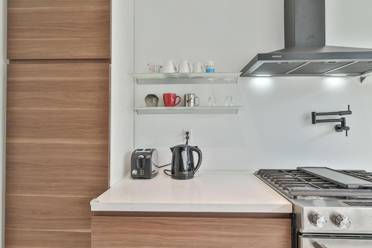 New Modern 1400 Sq Ft Coach House Near Everything Toronto Exterior photo