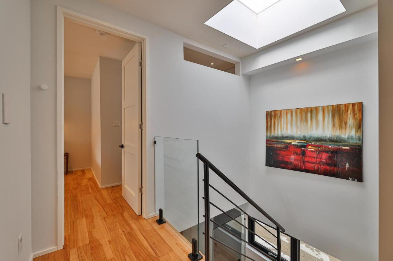 New Modern 1400 Sq Ft Coach House Near Everything Toronto Exterior photo