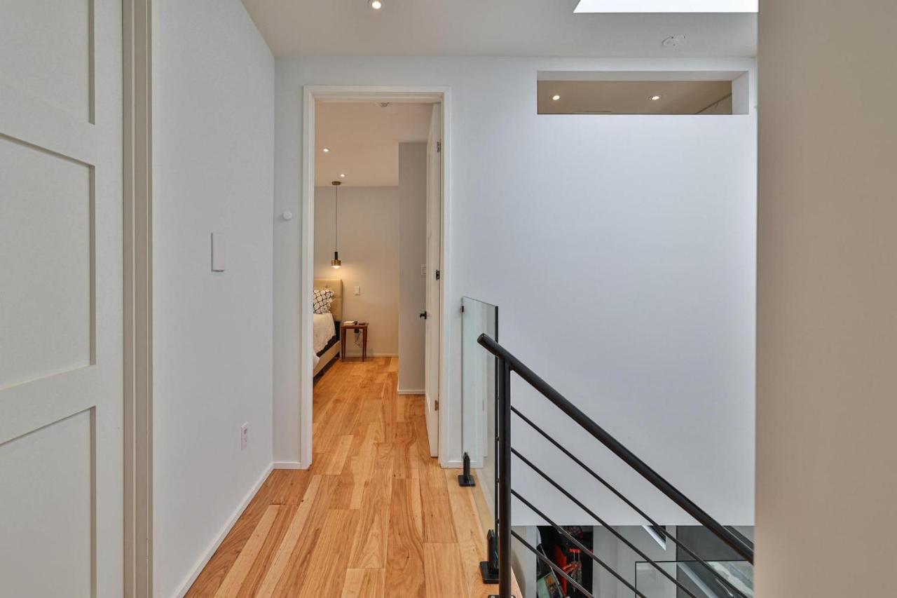 New Modern 1400 Sq Ft Coach House Near Everything Toronto Exterior photo